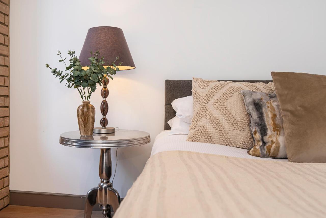 Oxford Street -west End-great Location