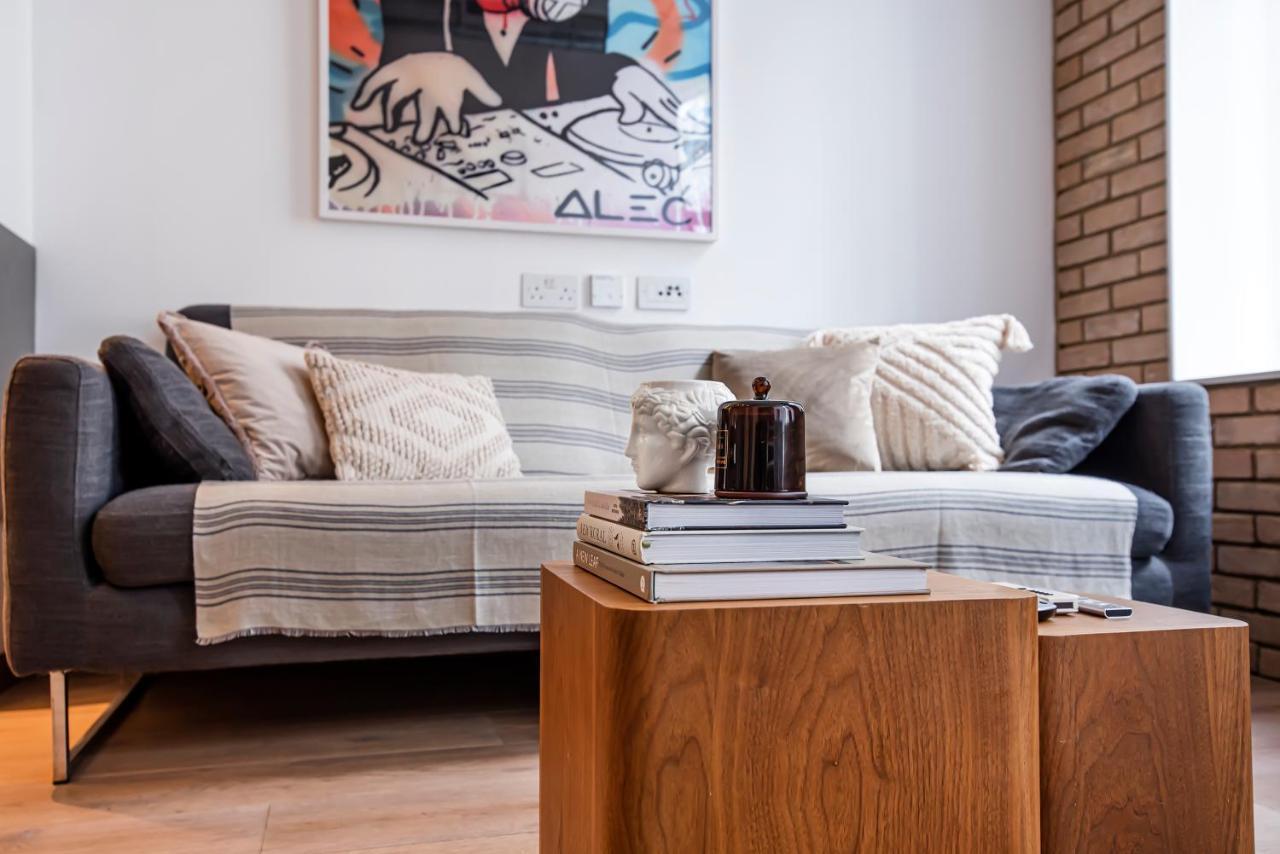 Oxford Street -west End-great Location *