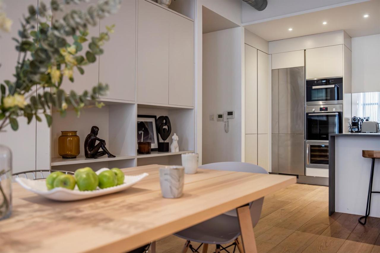 Apartment Oxford Street -west End-great Location *