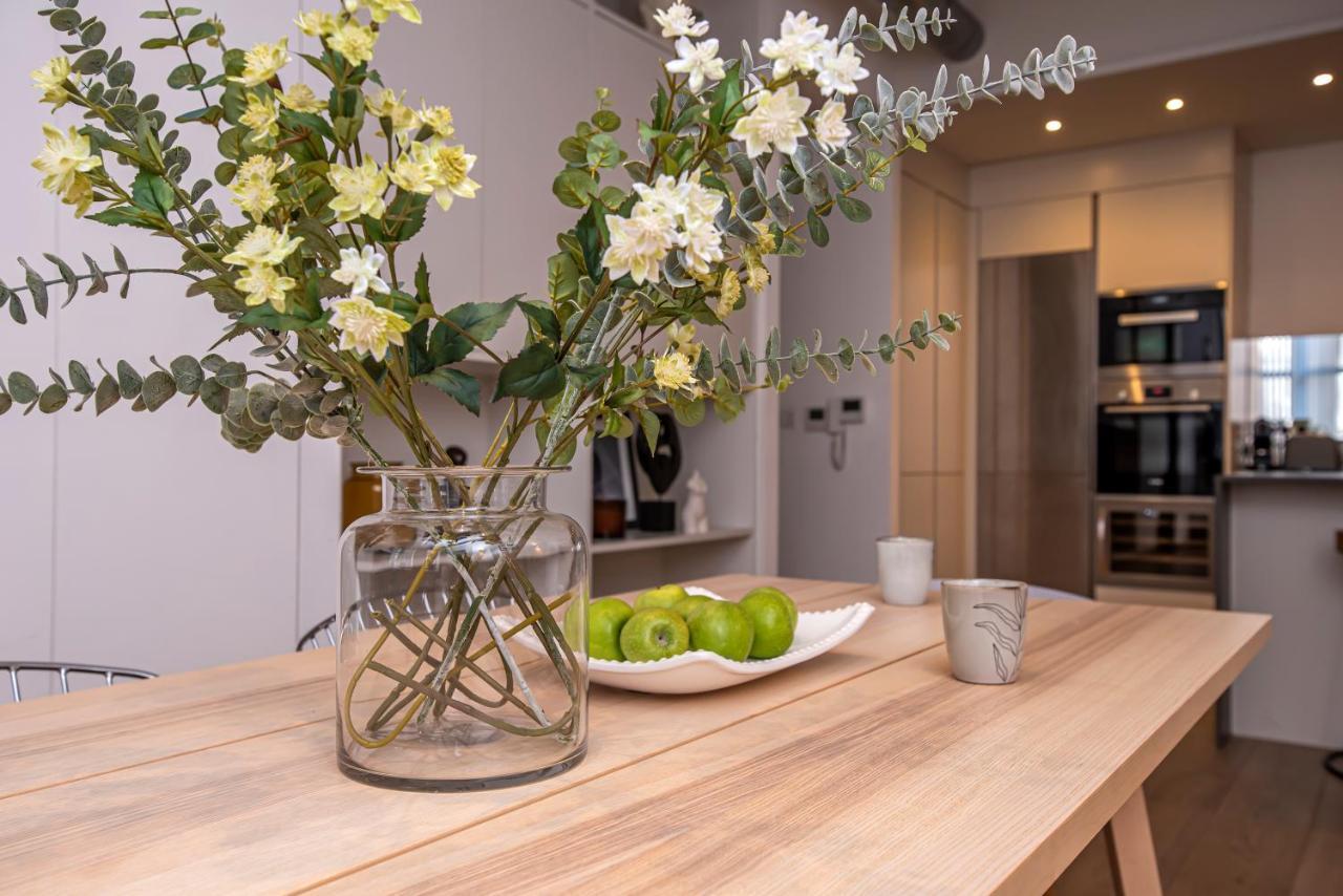 Oxford Street -west End-great Location Apartment London