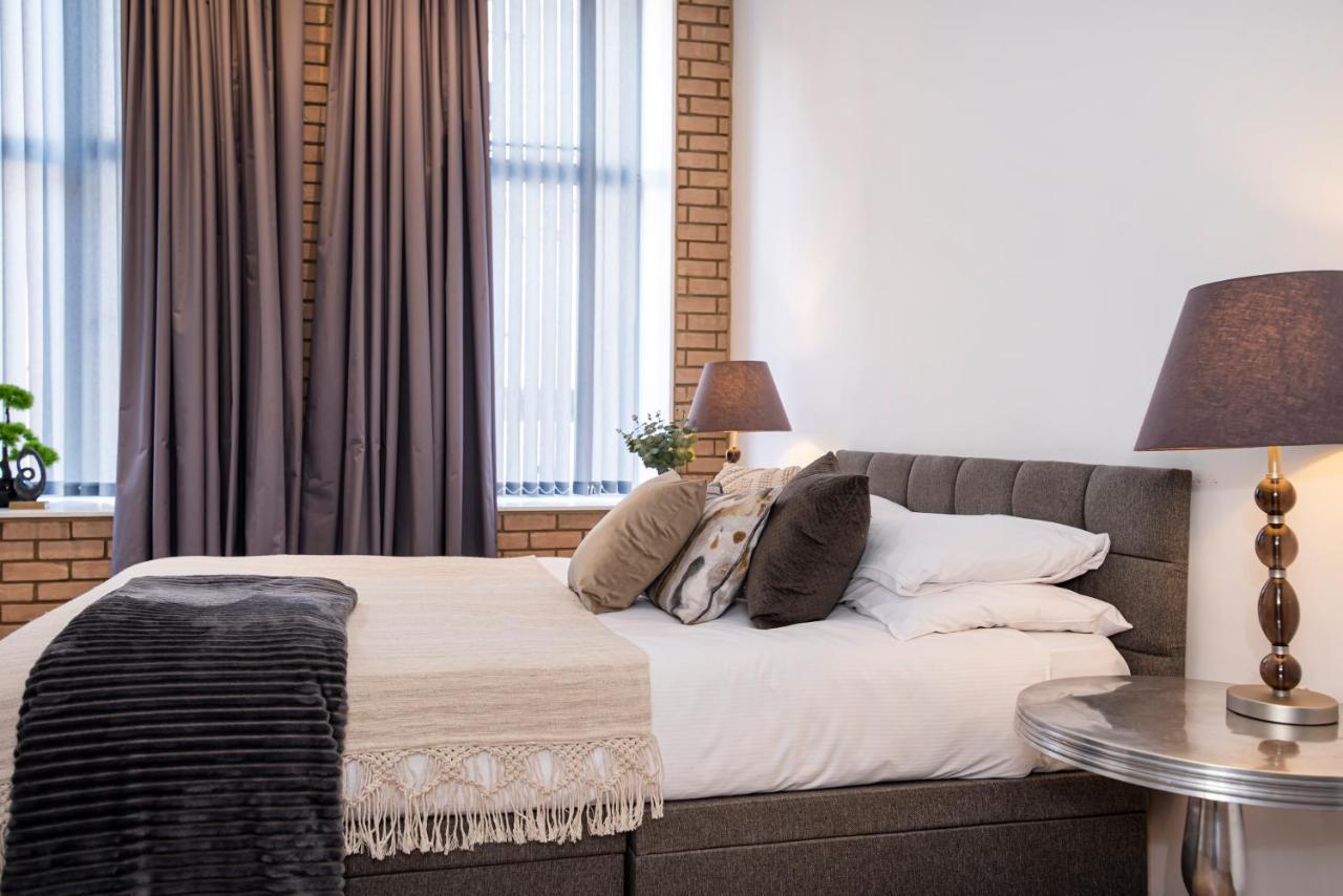 Oxford Street -west End-great Location *