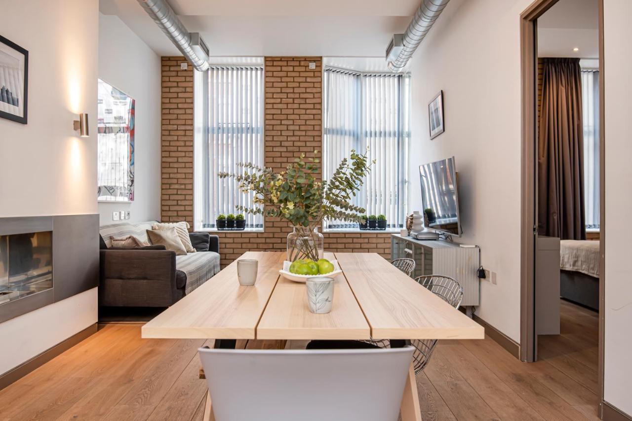 Oxford Street -west End-great Location *